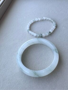 Tianshan Jade Bangle and Matching Stretch Bracelet Set